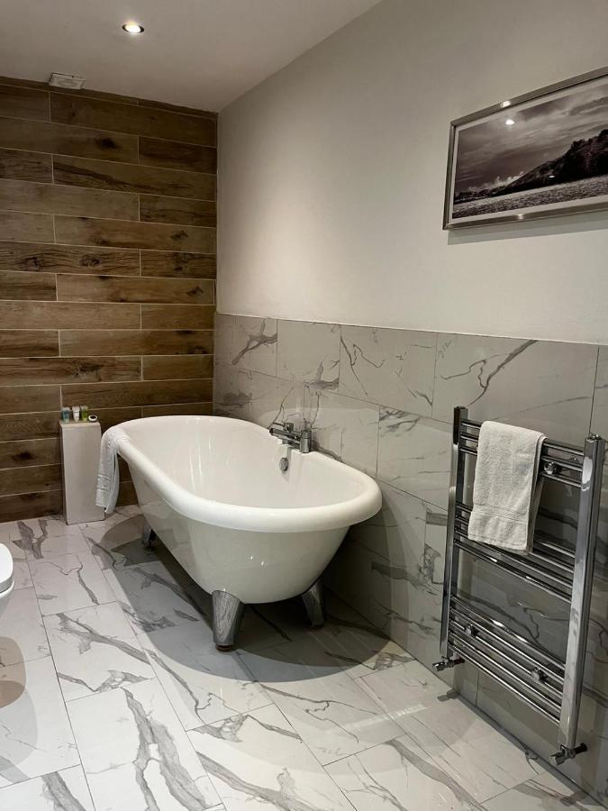 West End -Stunning, 2 Bedroom, Main Door Flat With Private Parking Glasgow Exterior foto