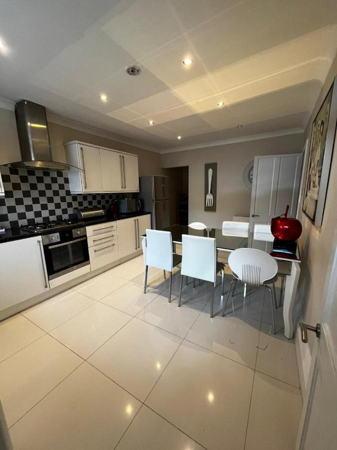 West End -Stunning, 2 Bedroom, Main Door Flat With Private Parking Glasgow Exterior foto