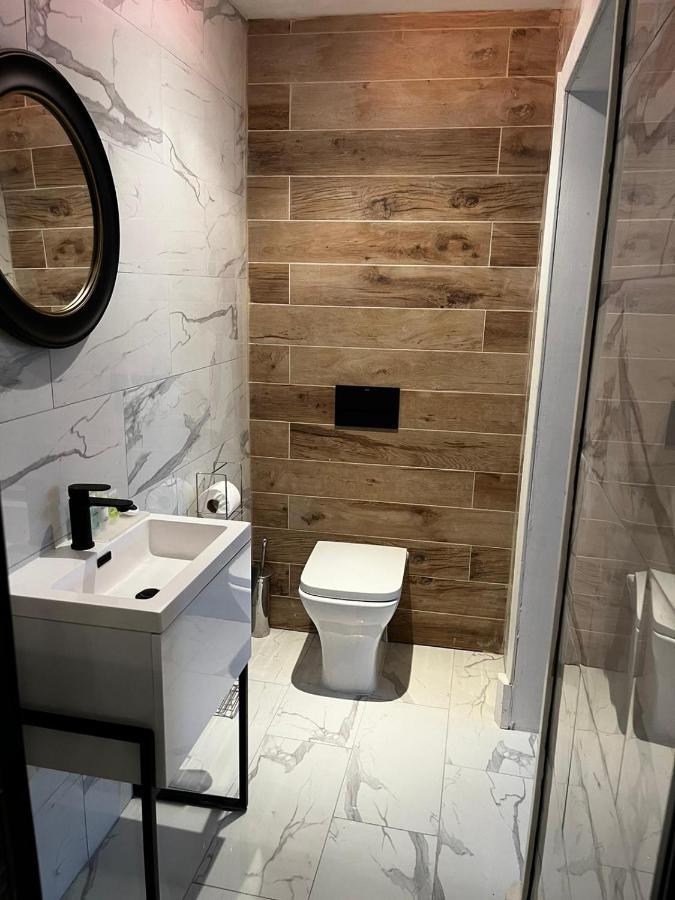 West End -Stunning, 2 Bedroom, Main Door Flat With Private Parking Glasgow Exterior foto